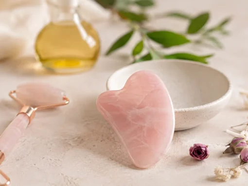 Gesichtsmassage: Wirkung, Gua Sha und einfache Anleitung Gesichtsmassage: Wirkung, Gua Sha und einfache Anleitung